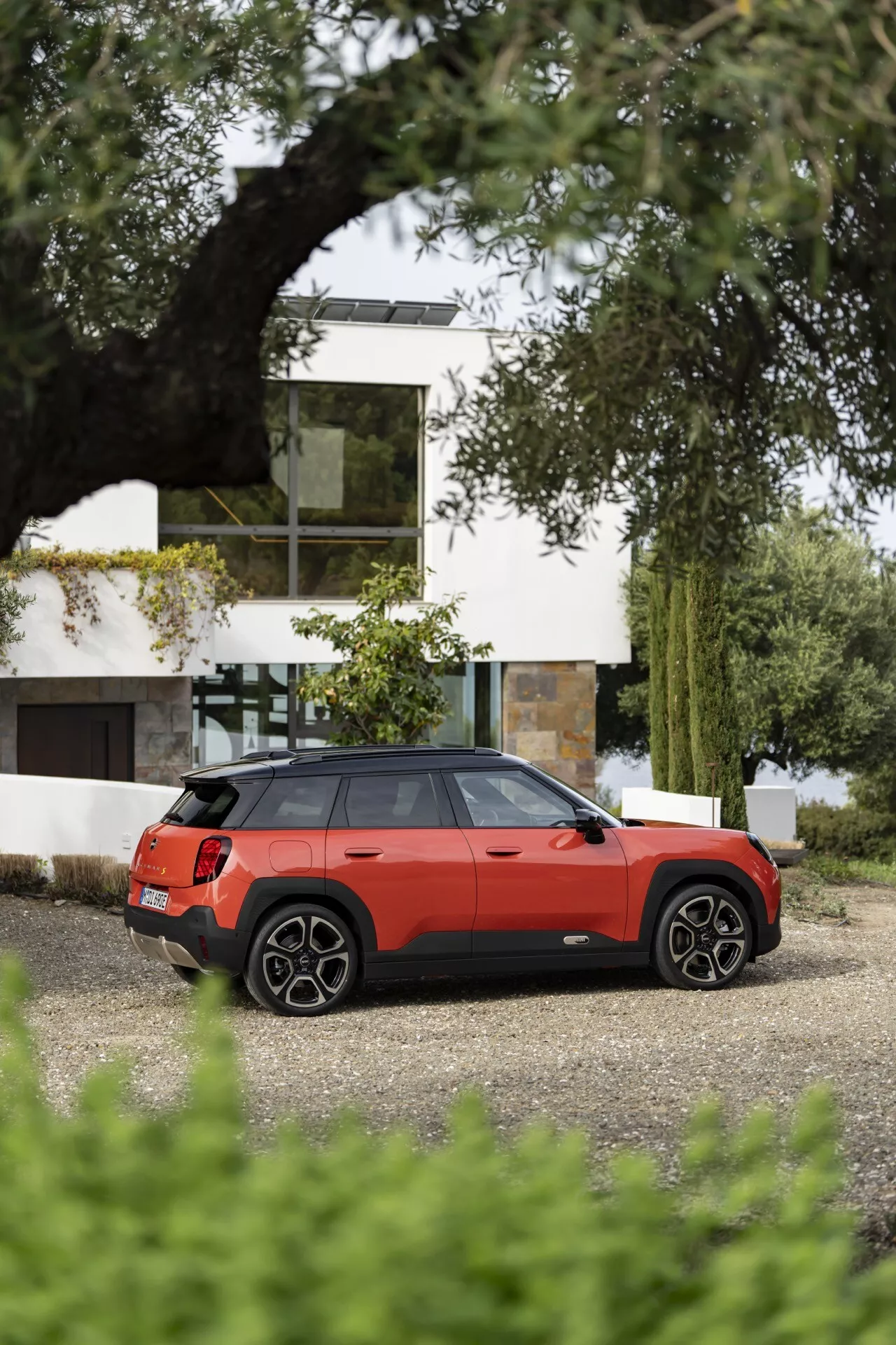 Mini Aceman 2024 (J05) prikazuje sodobno oblikovanje, LED žaromete in značilno zeleno barvo