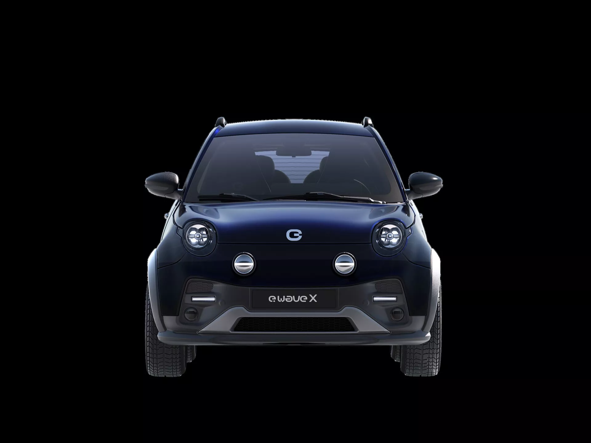 Pogled od spredaj na avto Ego-Mobile ewave-x 2022 (1. generacija) v studijskem okolju. Kompaktno, urbano ali električno vozilo ima kratko pokrov motorja, sodobne, verjetno LED žaromete, večinoma zaprte rešetke z vzorčastim dizajnom, nosilec za registrsko tablico, sredinsko logotip, simetrične meglenke ali dodatne spodnje luči, parkirni senzorji vgrajeni v sprednji odbijač ter odbojno vetrobransko steklo, ki nakazuje nadzorovano osvetlitev. Slika je posneta na ravni oči, zajema celotno širino in del podvozja avtomobila na črnem ozadju.