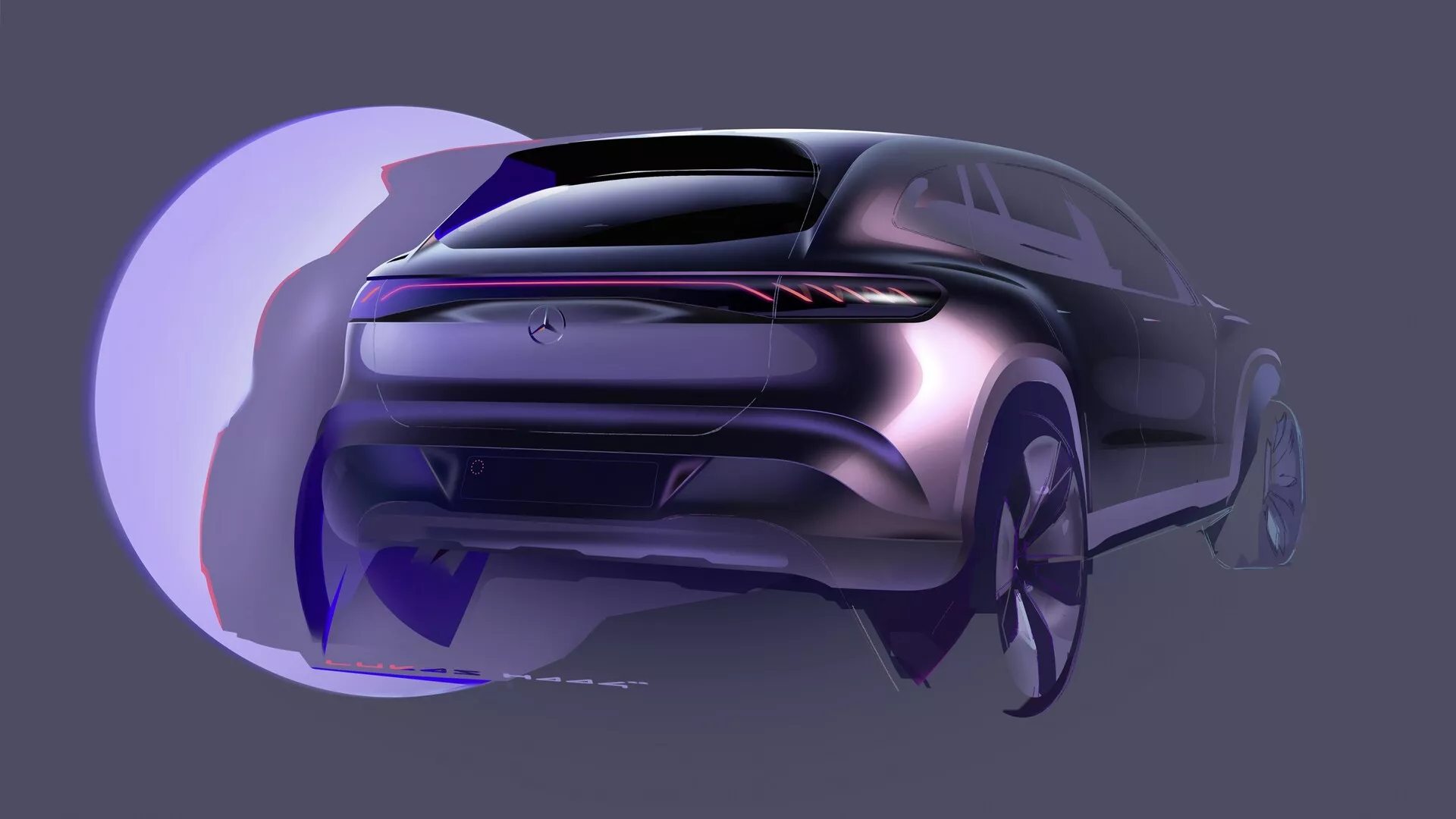 Pogled s treh četrtin zadaj na Mercedes EQS-SUV 2022, ki prikazuje eleganten, aerodinamičen profil s kupejsko streho. Temna kovinska barva poudarja tekoče linije karoserije. Značilnosti vključujejo neprekinjen svetlobni trak čez zadnji del, tanke LED zadnje luči, izklesan odbijač, velika večkraka aluminijasta platišča in morda panoramsko streho. Slika, digitalni prikaz, predstavlja sodobne oblikovalske trende v avtomobilizmi učinkovitosti in razkošja.